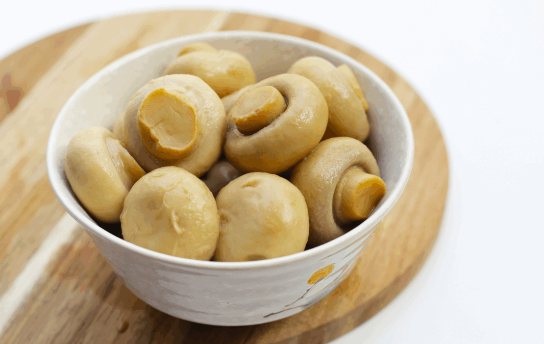 Pare de dormir em cima de cogumelos enlatados